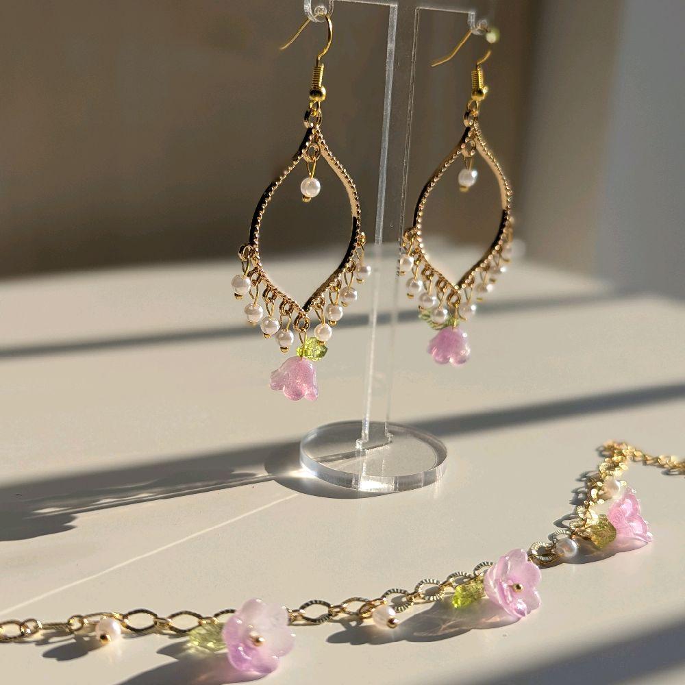 White Pearl Purple Flower Gold Earrings and Bracelet Set