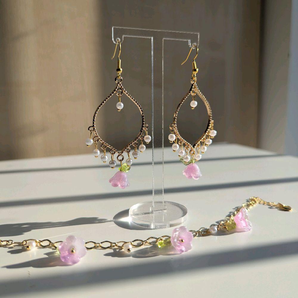 White Pearl Purple Flower Gold Earrings and Bracelet Set