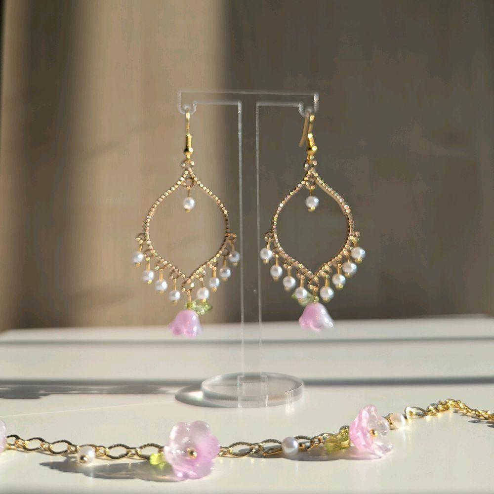 White Pearl Purple Flower Gold Earrings and Bracelet Set