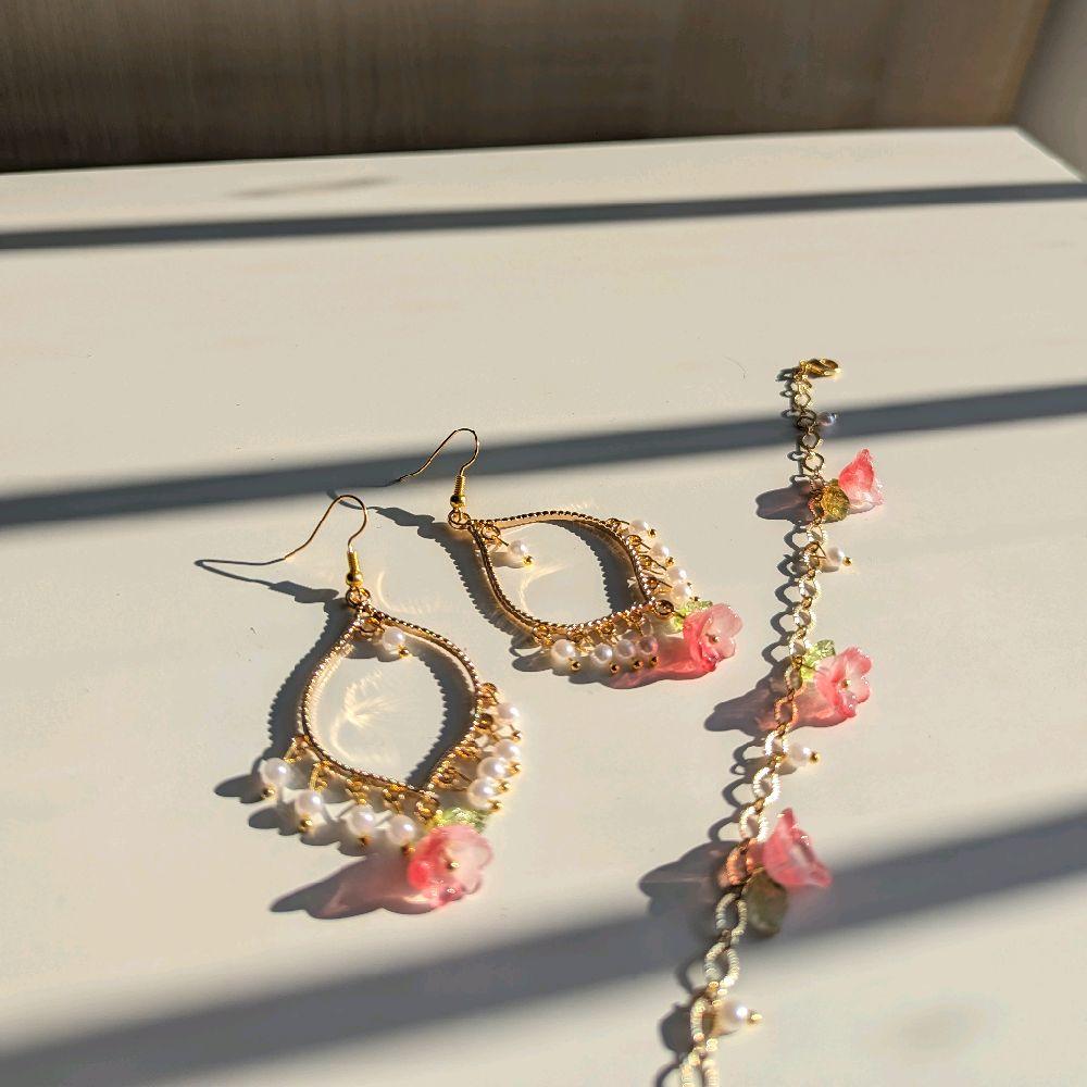 White Pearl Red Flower Gold Earrings and Bracelet Set
