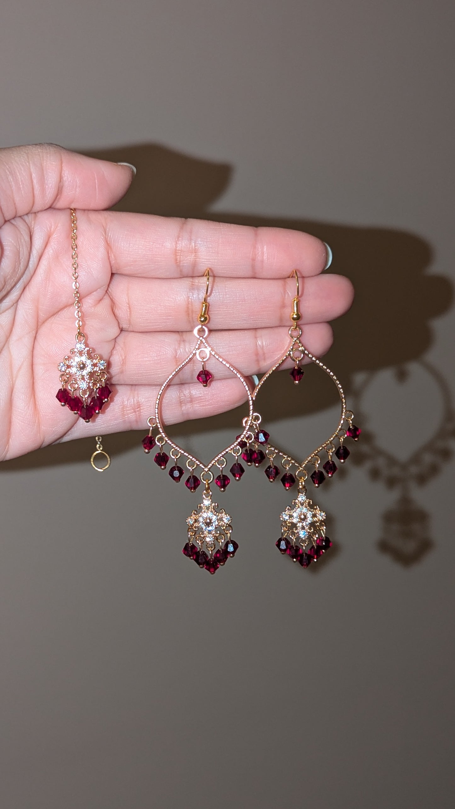 Dainty Maroon Earring and Tikka Set in Gold
